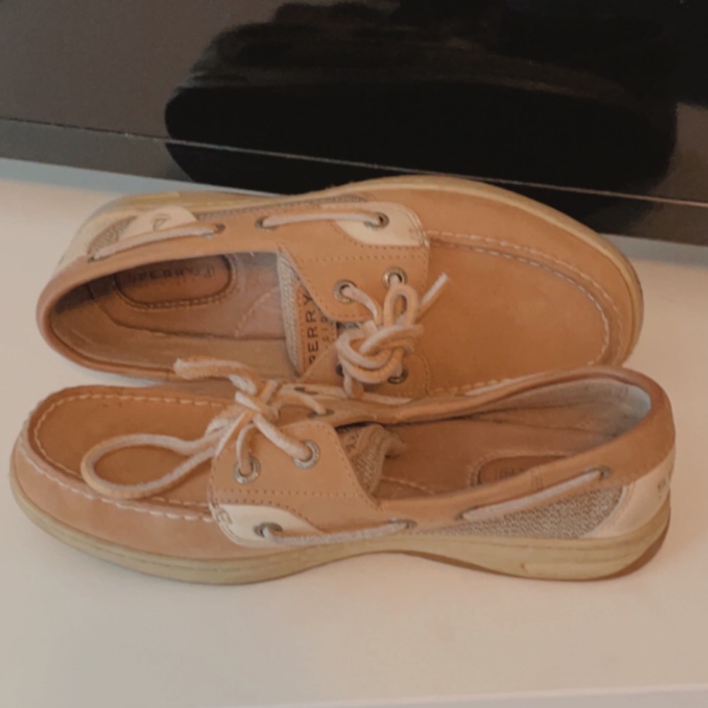 Woman’s Sperry’s size 7